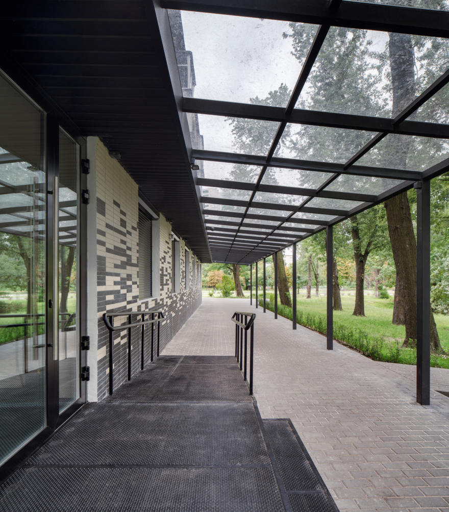 乌克兰透明 HR 办公室设计-51