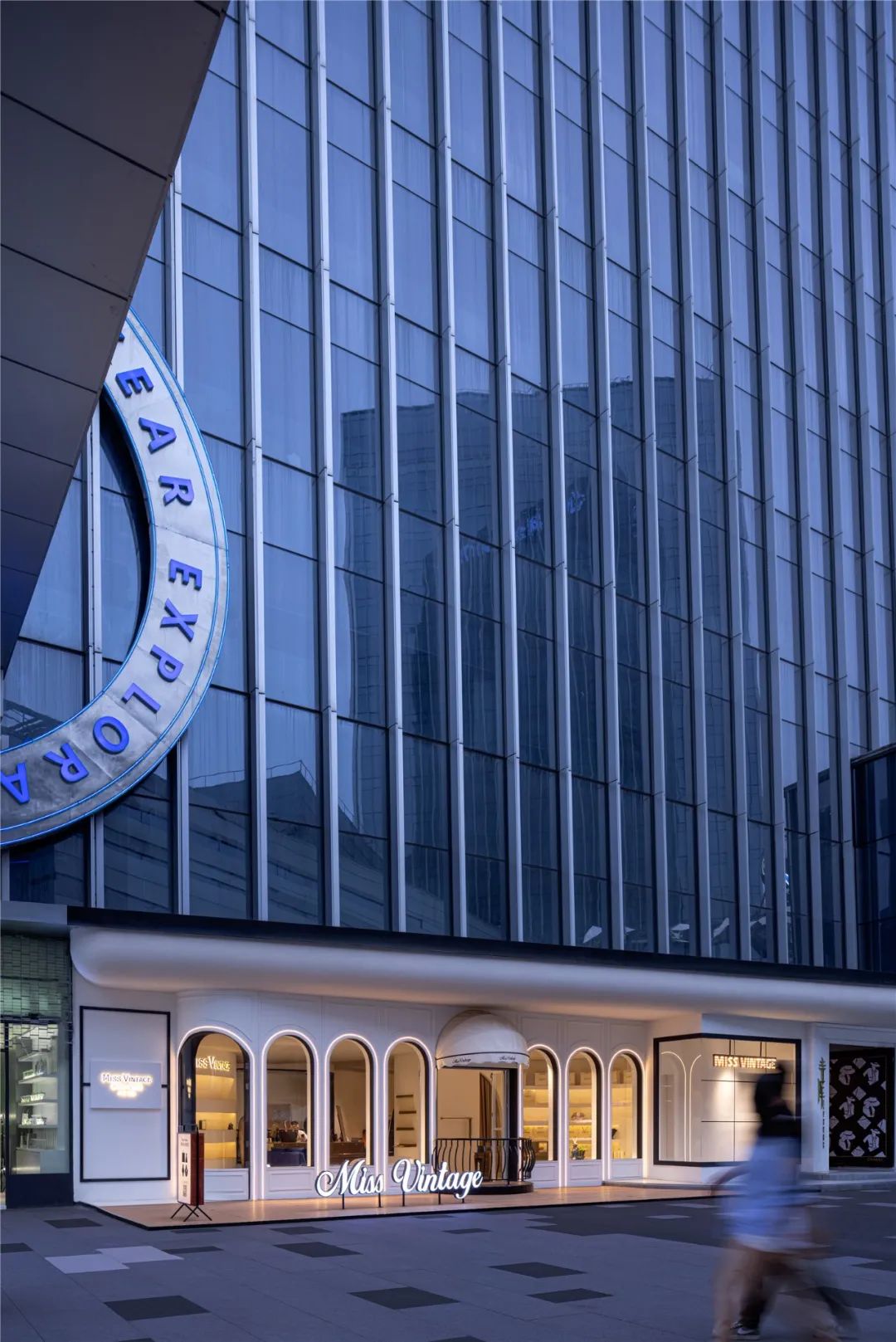 Miss Vintage 奢侈品集合店丨中国重庆丨岭众联合田艾灵设计-21