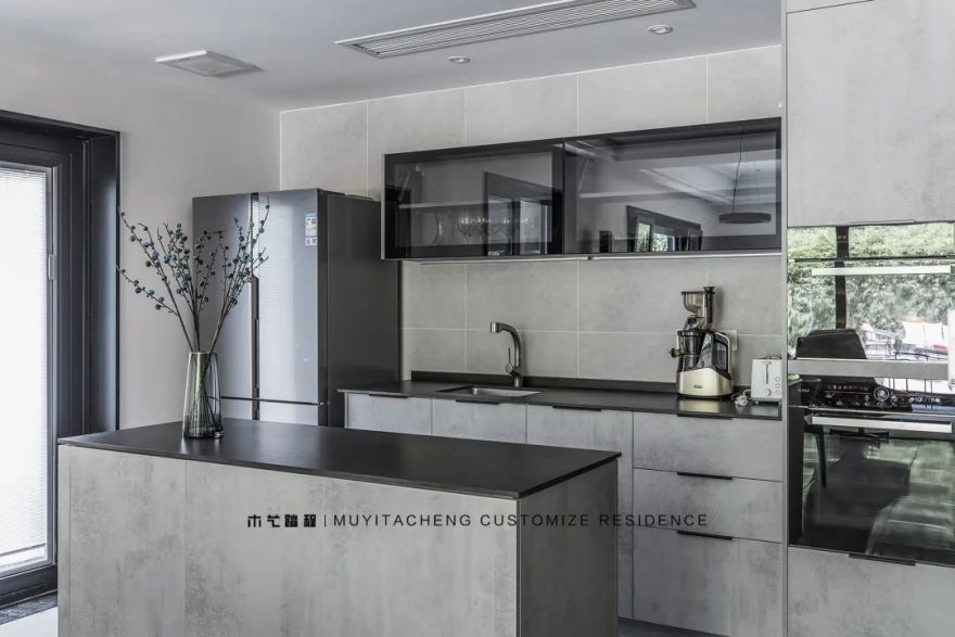 深色系橱柜打造现代厨房空间丨中国重庆丨木艺踏程-35