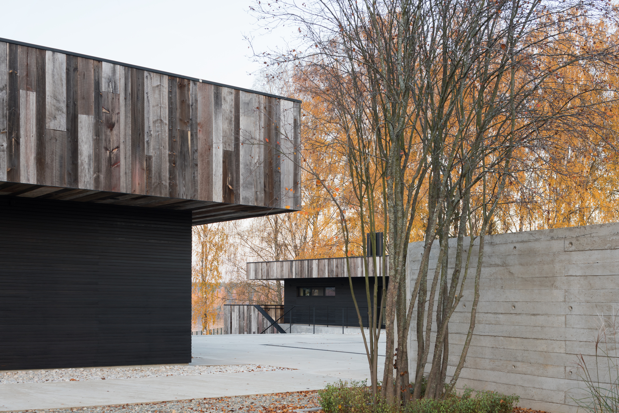 水库边的乡村别墅-27