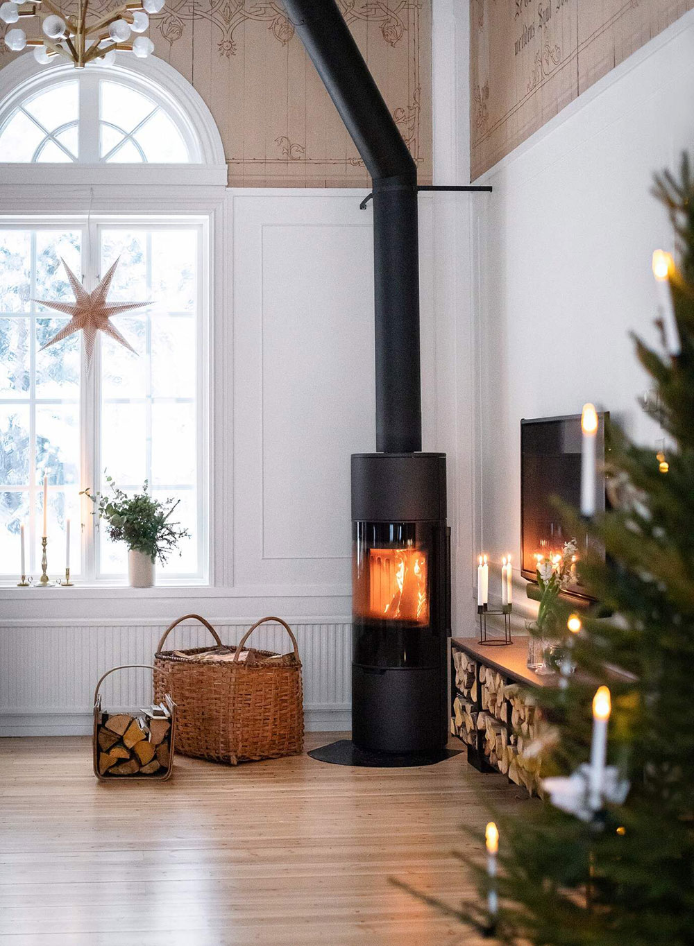 瑞典 19 世纪旧教堂的冬季童话之家-6