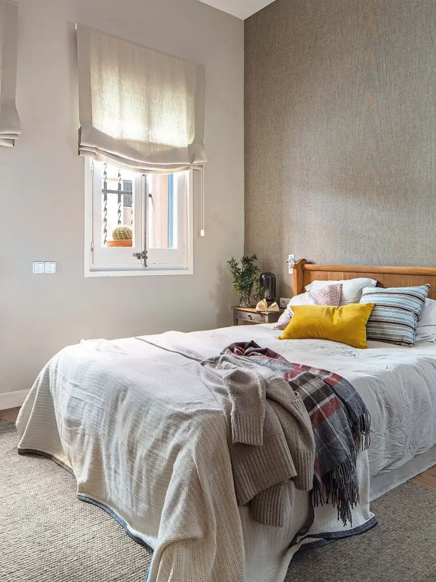 巴塞罗那格拉西亚区现代温馨镇屋改造-12