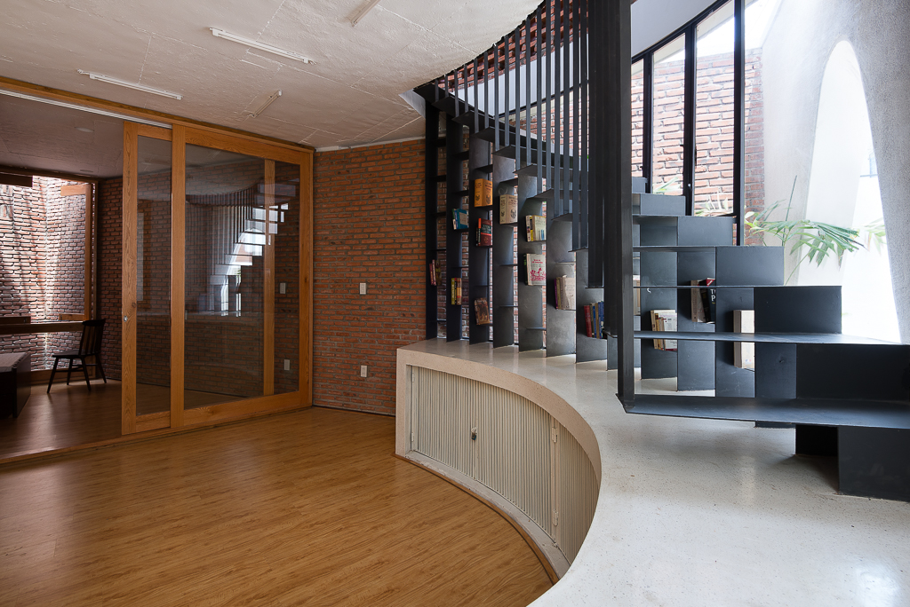 LIB 图书馆之家 | 绿意盎然的书香空间-17