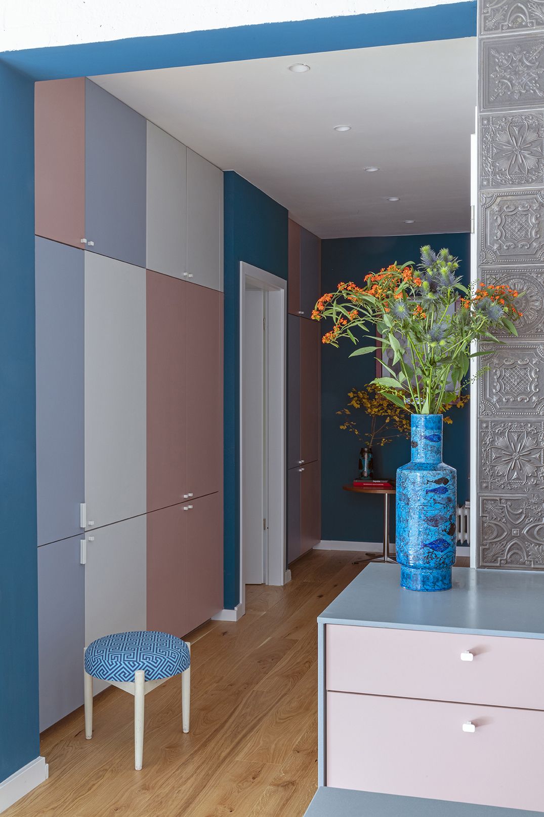 色彩斑斓的柏林巴伐利亚公寓 | 复古与现代的完美结合-13