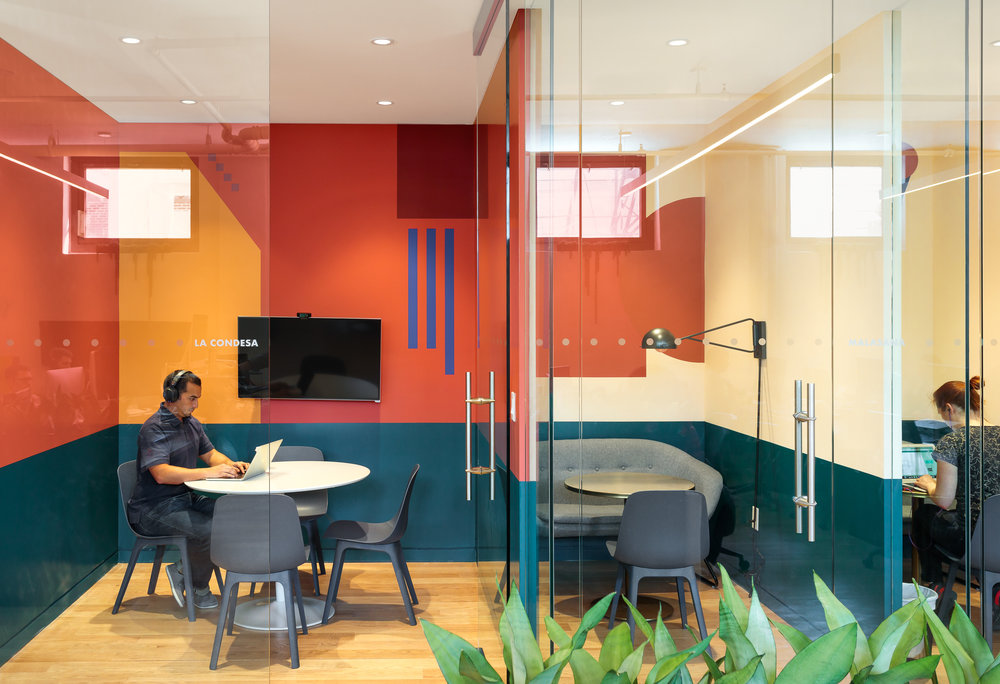 纽约沐浴在色彩中的联合办公空间  FLOAT Studio-5