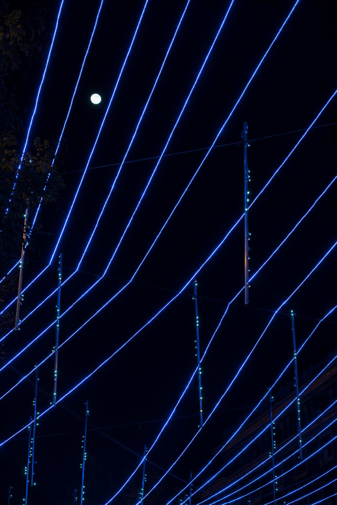 星际之舞·马德里街道的光影艺术-24