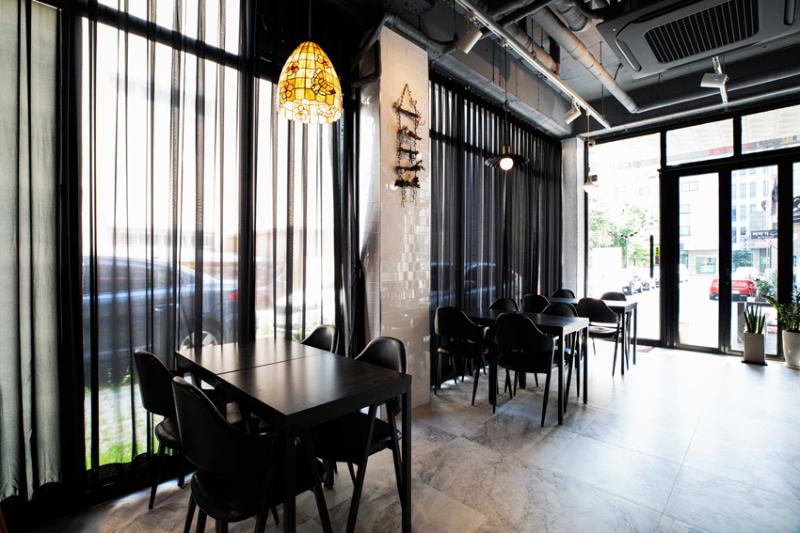 黑白简约 13 坪小酒馆，设计成本大公开-9