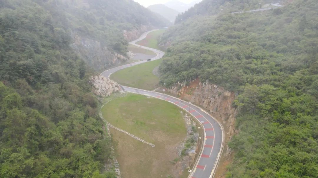 巫山月球工坊艺术村落丨中国巫山丨有样建筑-6
