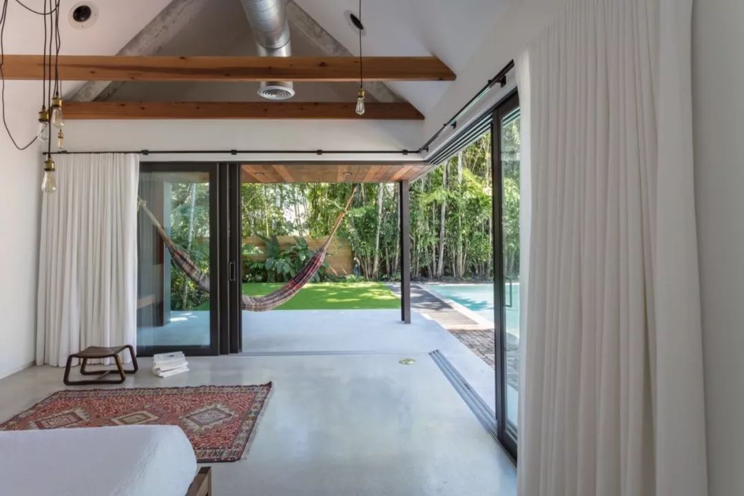 极简主义平房,单色风格脱颖而出-14