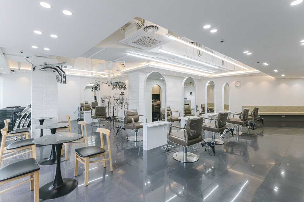 白色简约 40 平米釜山美容店翻新设计-3