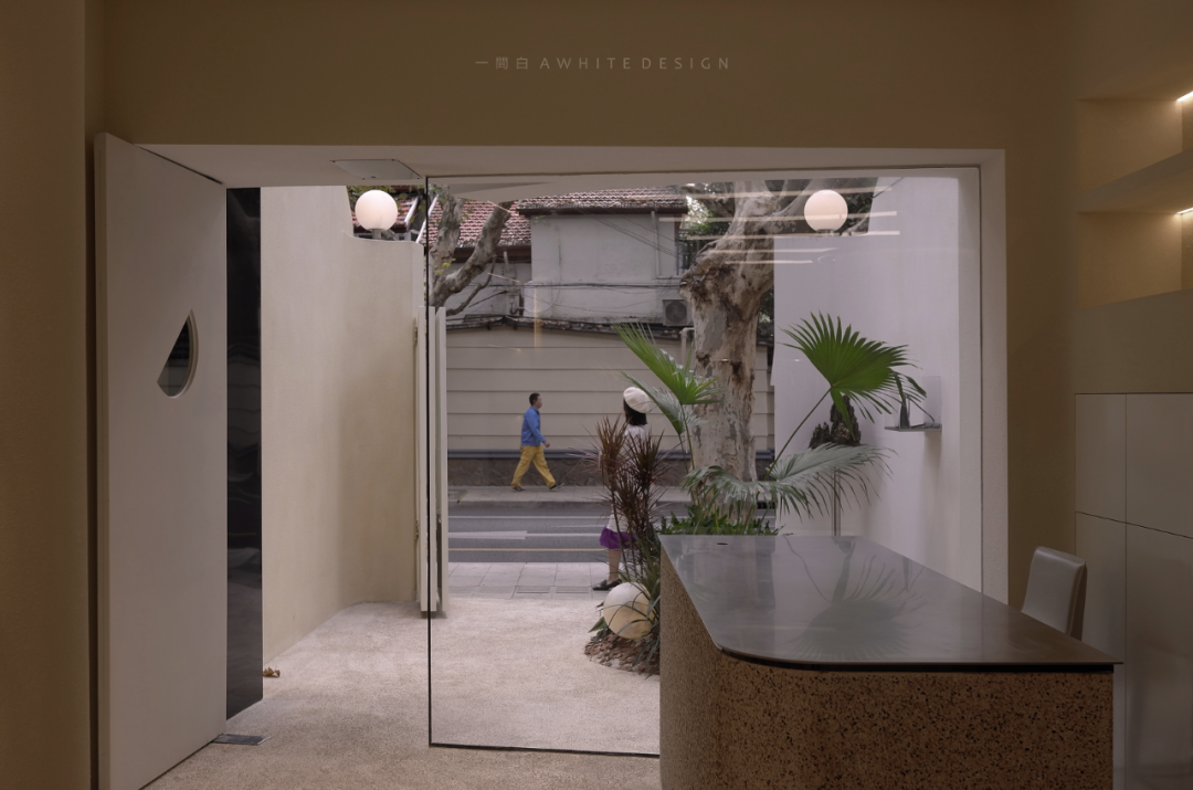 LA LUCE 买手店 · 梧桐树下的光影艺术与手工皮具的完美结合丨中国上海丨一間白-25