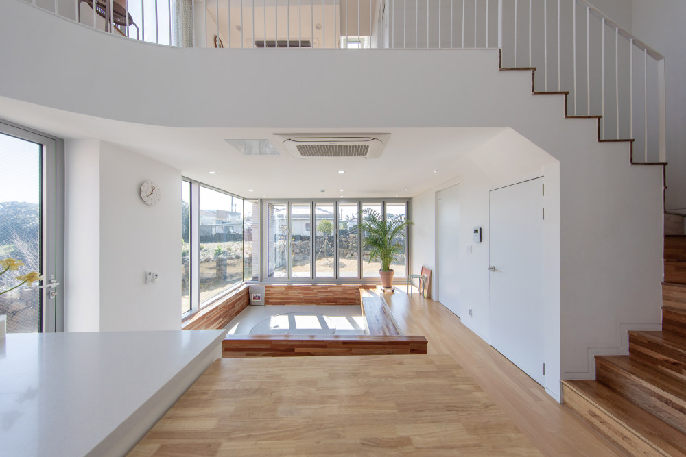 依山傍水的韩式别墅-36