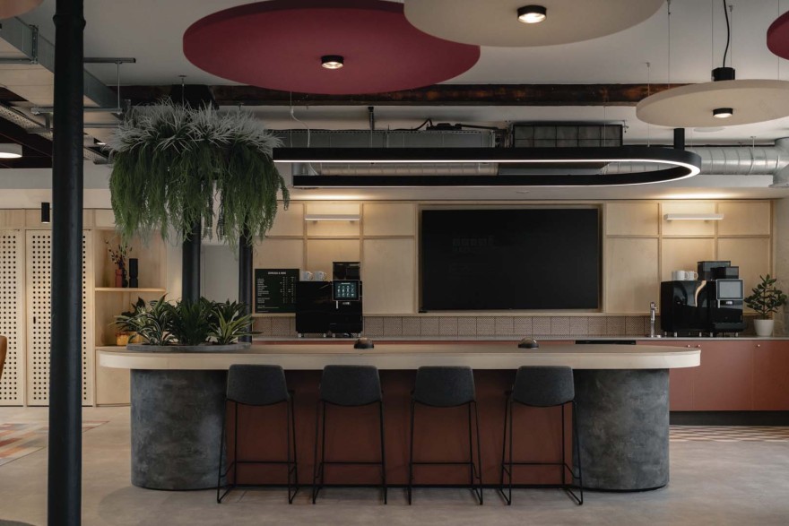 Ekho Studio将历史悠久的维多利亚工厂改造为现代办公空间丨英国-31