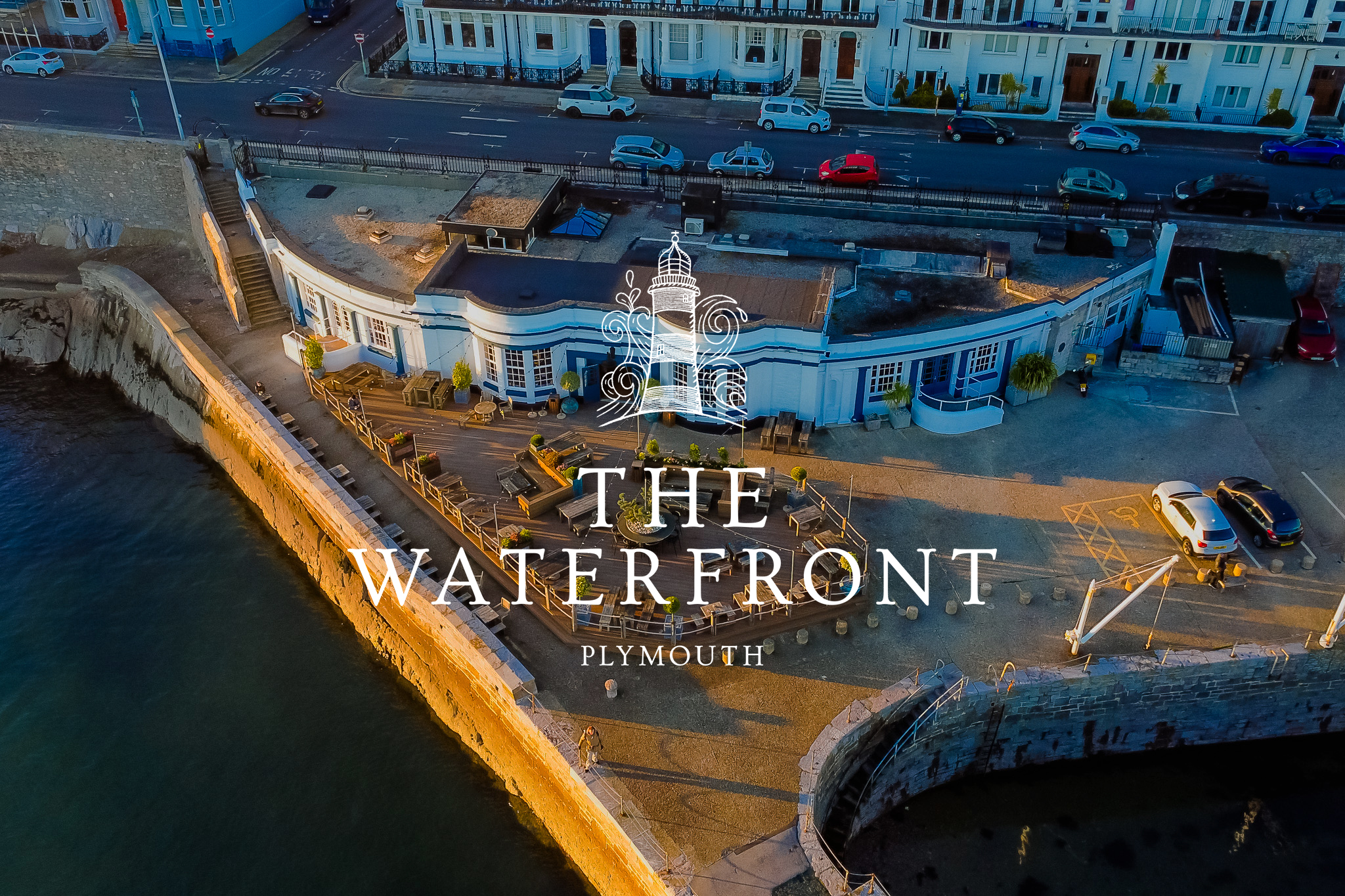 滨水区；海滨；河畔区域（注：具体含义需结合语境确定，这里滨水区是较为宽泛常用的译法） 丨United KingdomPlymouth-9