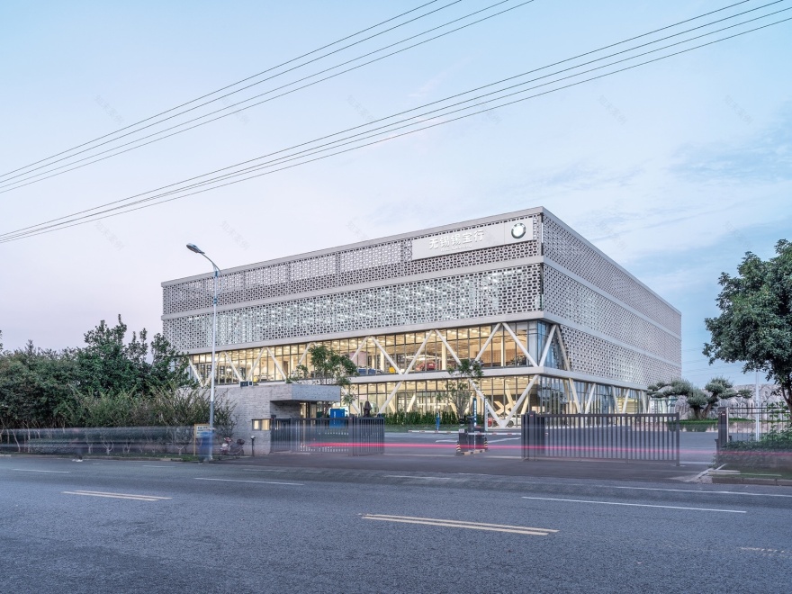 无锡锡宝行 4S 店丨中国无锡丨非常建筑-20