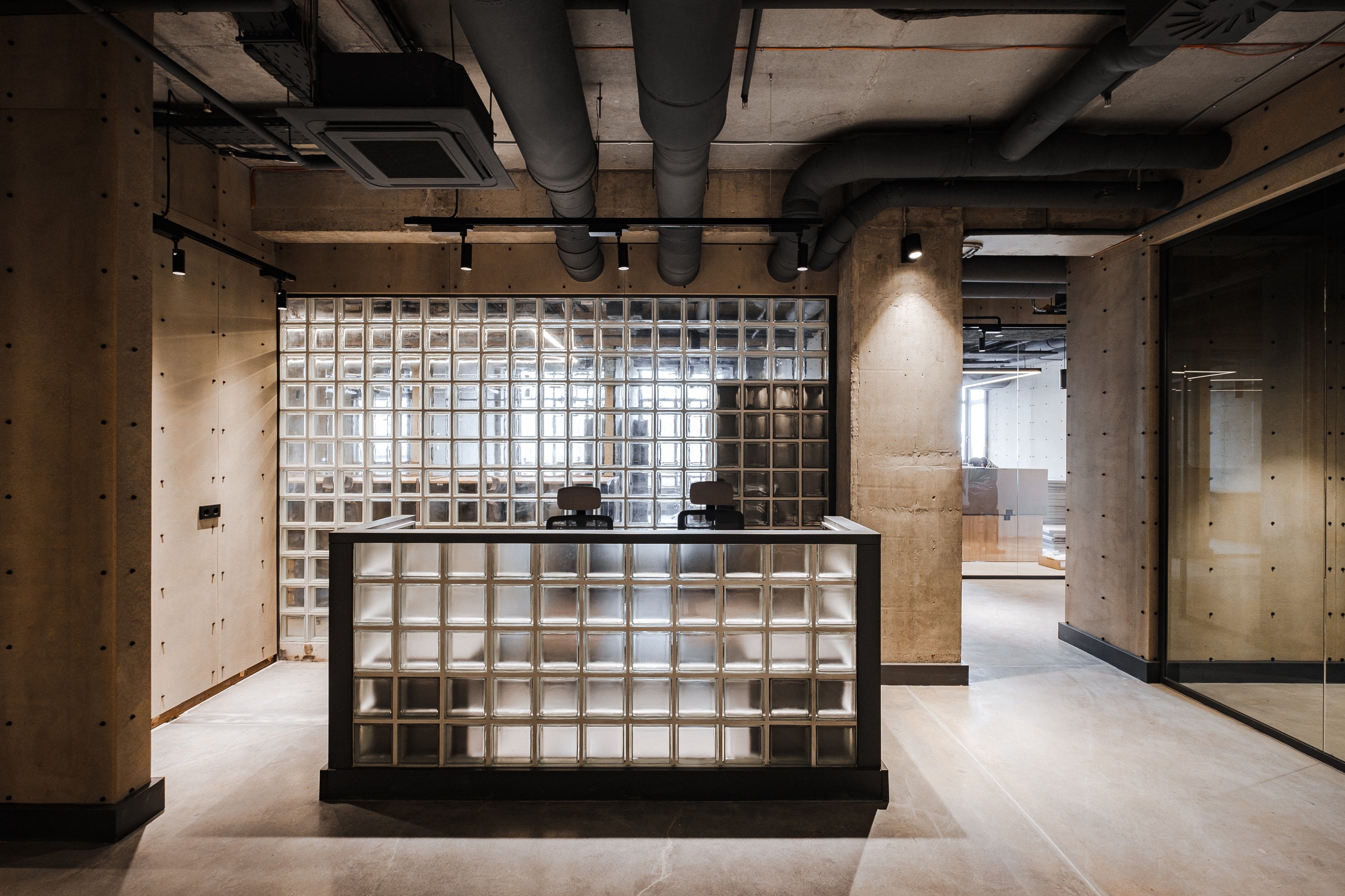 马斯纳维资本办公室丨乌克兰基辅丨loft buro-0