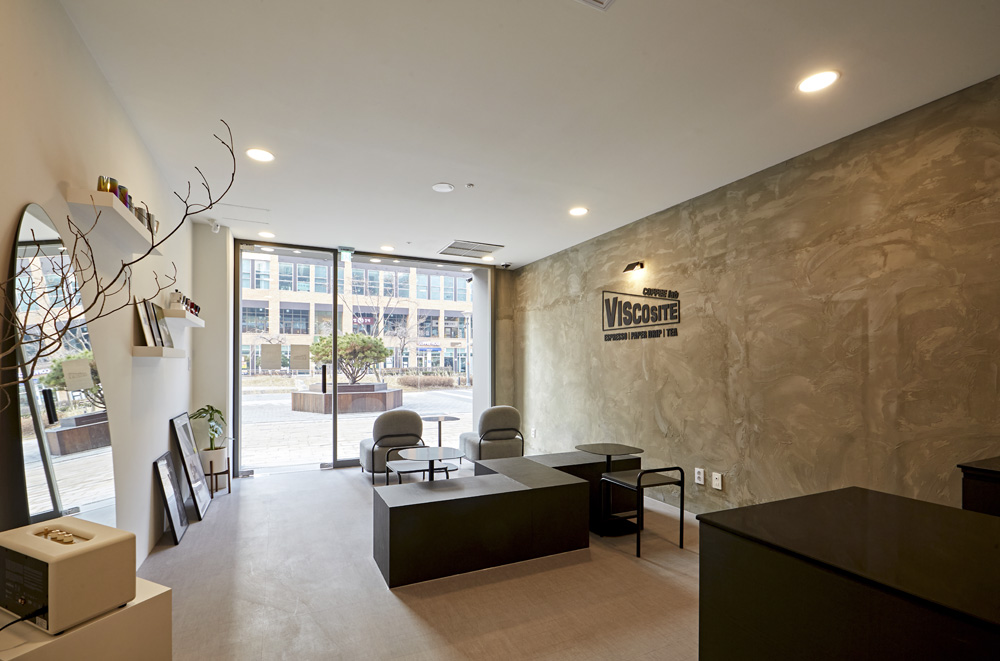 首尔 17 坪咖啡厅，打造温馨氛围的室内设计-7