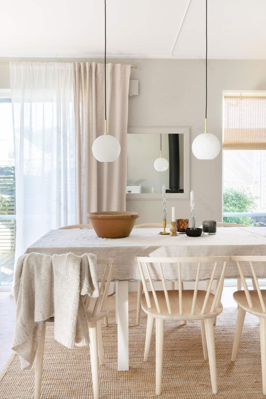 瑞典温馨小木屋,极简中的自然温暖-5