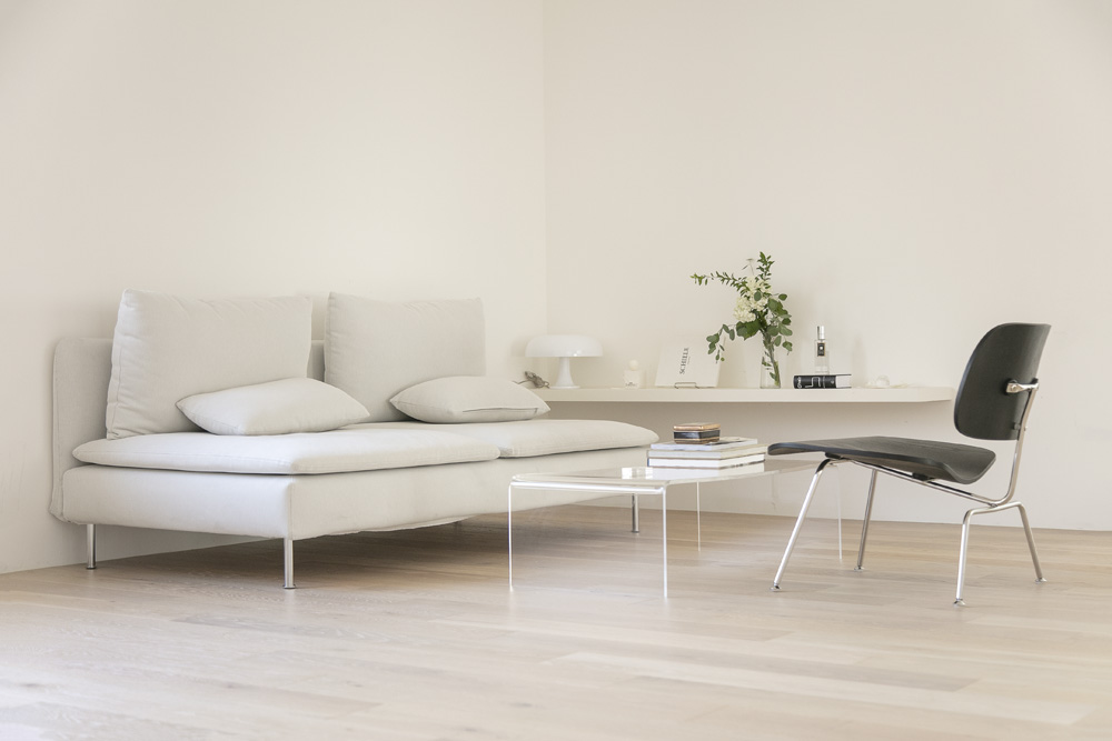 "白色与木色的高级 27 平米工作室"-21