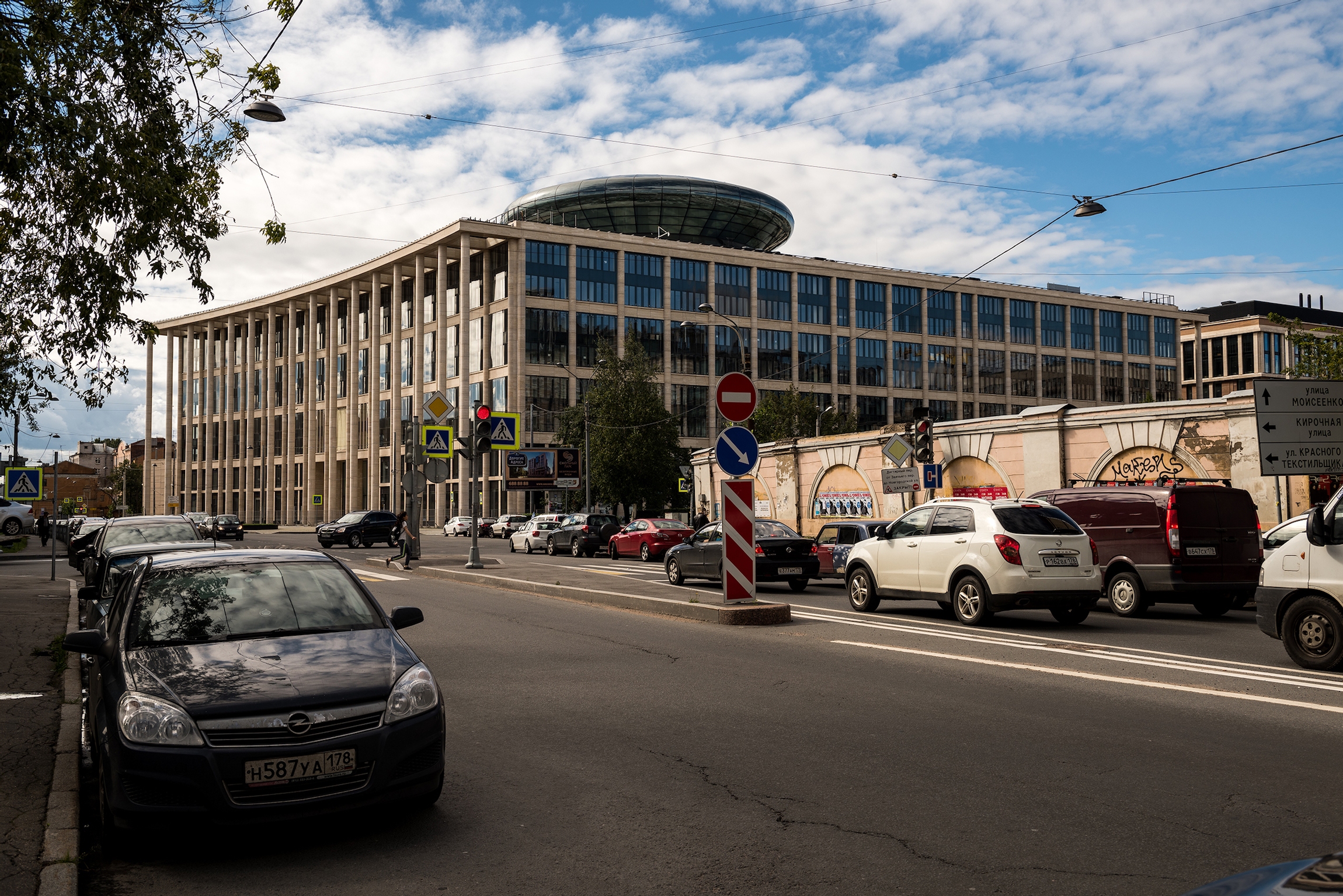 Àäìèíèñòðàòèâíûé è îáùåñòâåííî-äåëîâîé êîìïëåêñ «Íåâñêàÿ ðàòóøà»-53