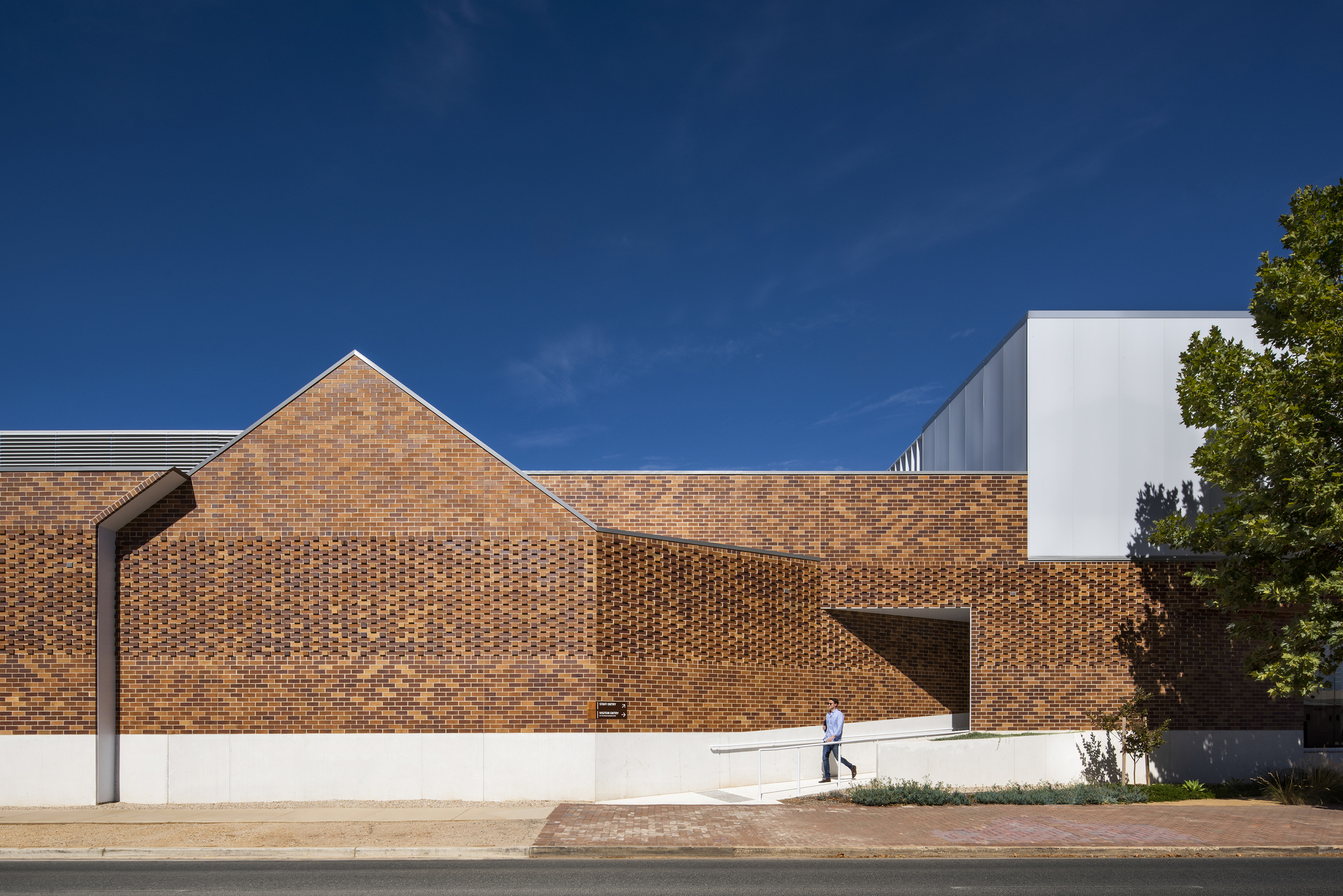 Meals on Wheels SA 总部办公建筑丨澳大利亚-11