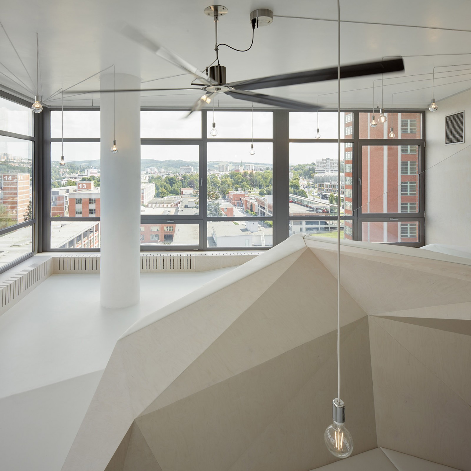 新作 | petrjanda/brainwork：捷克 兹林32号阁楼式公寓-14