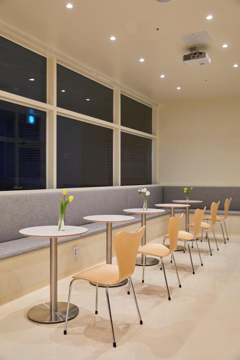 20 平米简约咖啡馆设计-12