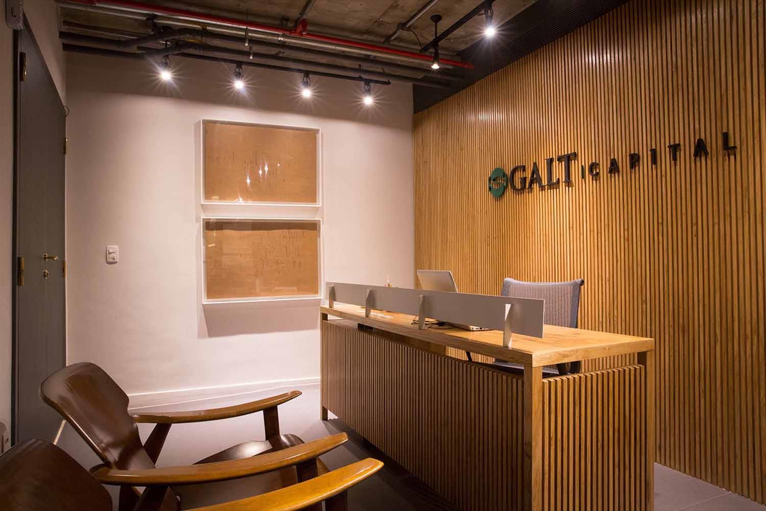 GALT Capital 办公室 | 打破传统，木质与玻璃的完美结合-2