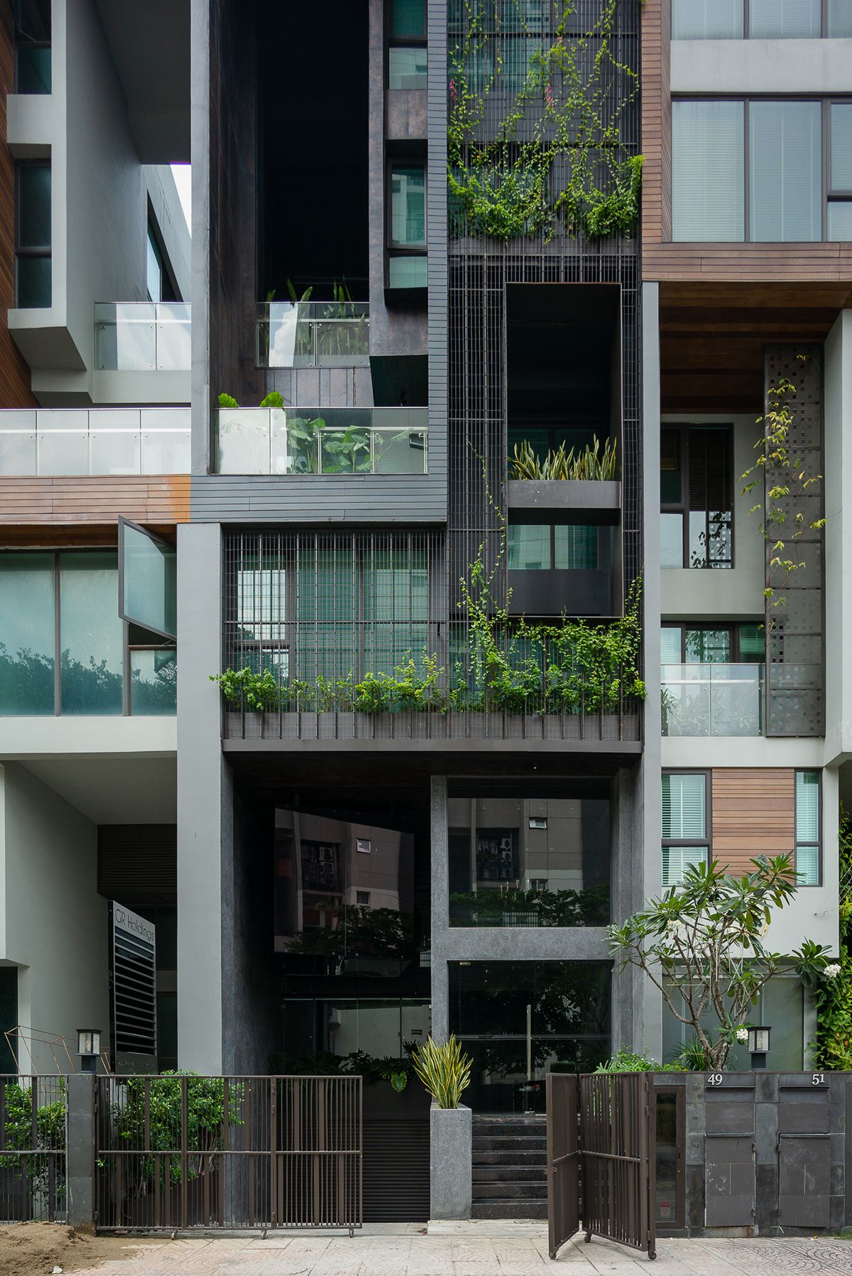 GR Holdings 办公室-1