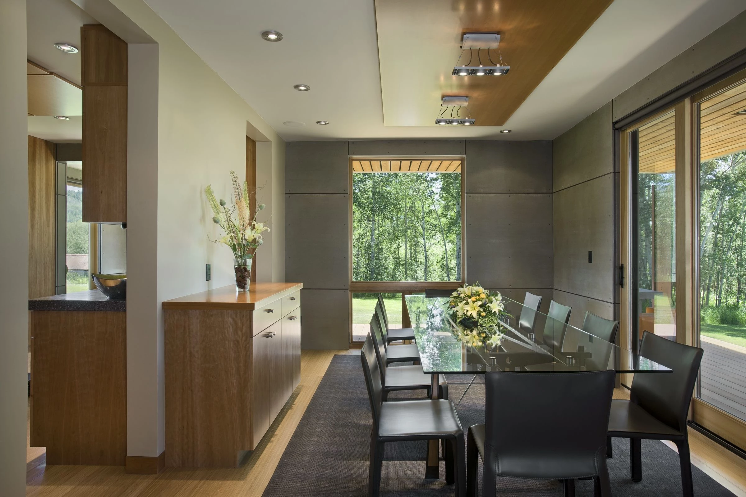 翻新改造的现代家庭别墅-20