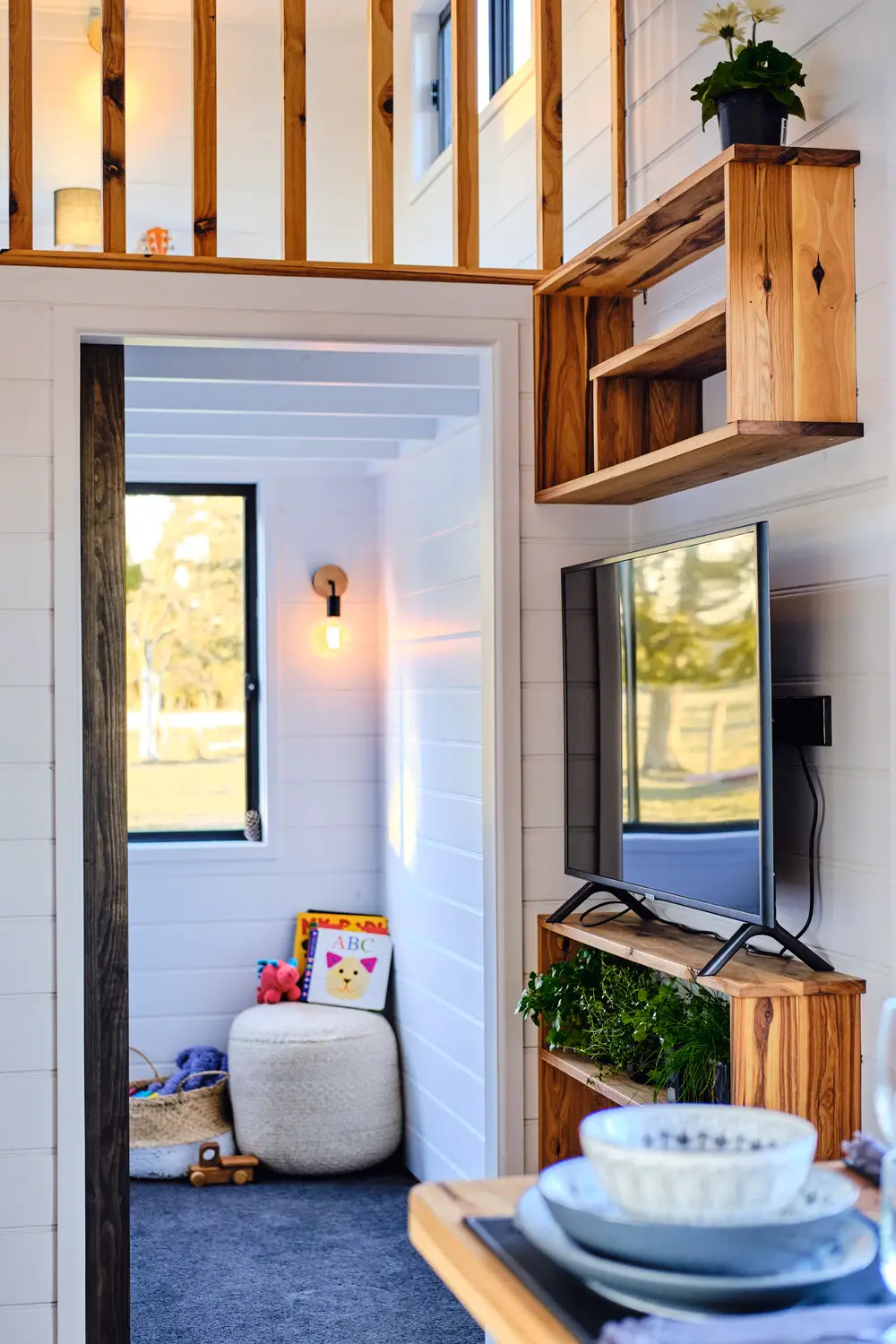 澳洲 Häuslein 公司推出宽敞舒适的 6 人份大型 Tiny House-5