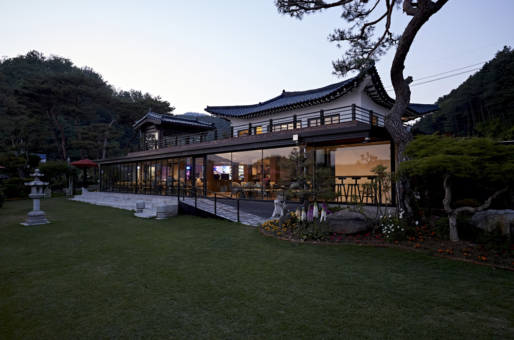 现代简约风格的餐厅设计-2