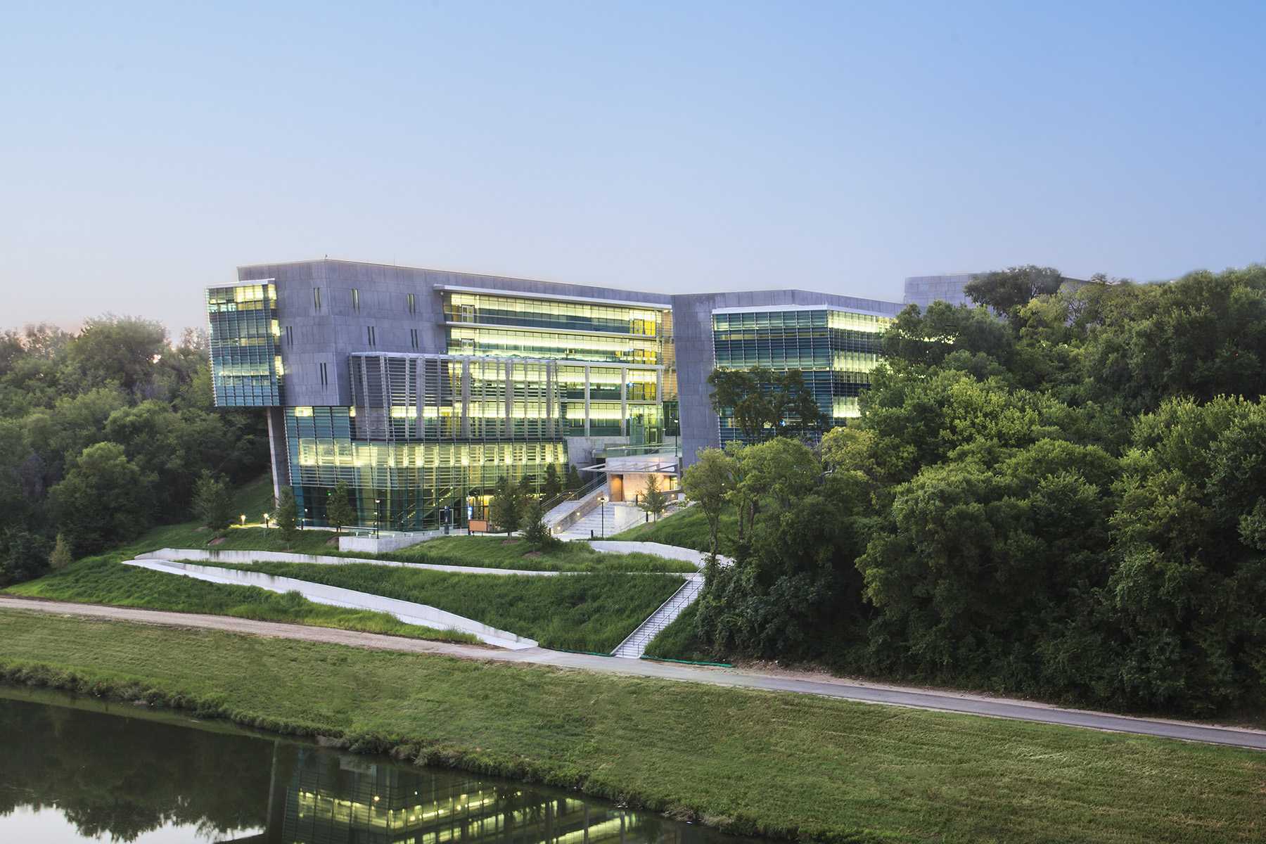 沃斯堡民政学院东校区景观设计丨美国丨德克萨斯州 ASLA-4