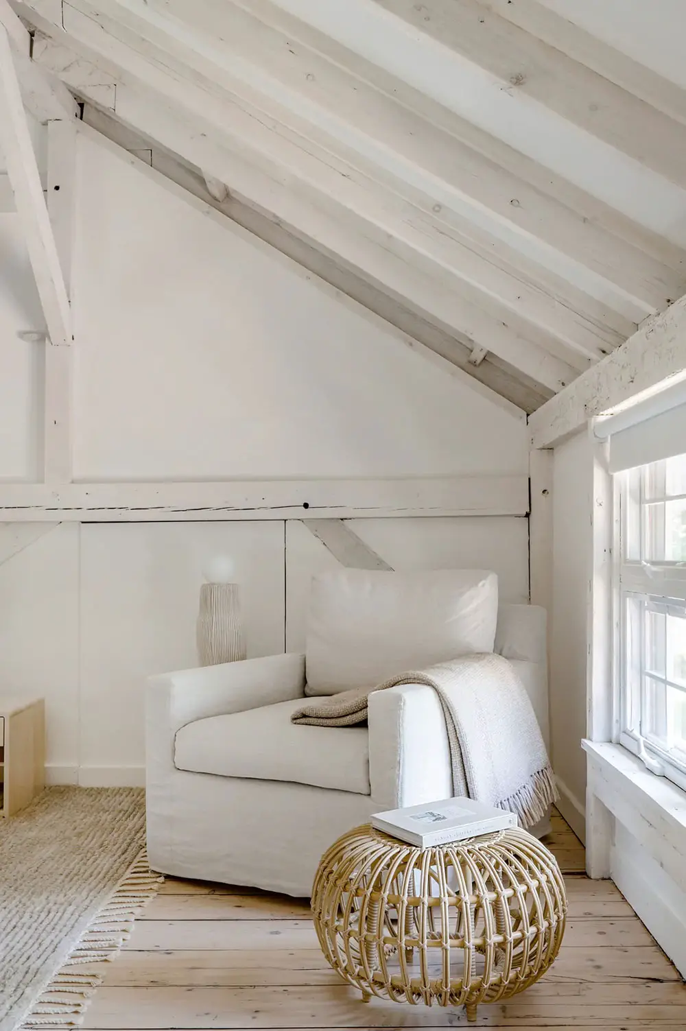 明亮与黑暗的碰撞 | Connecticut 北美风格住宅设计-14