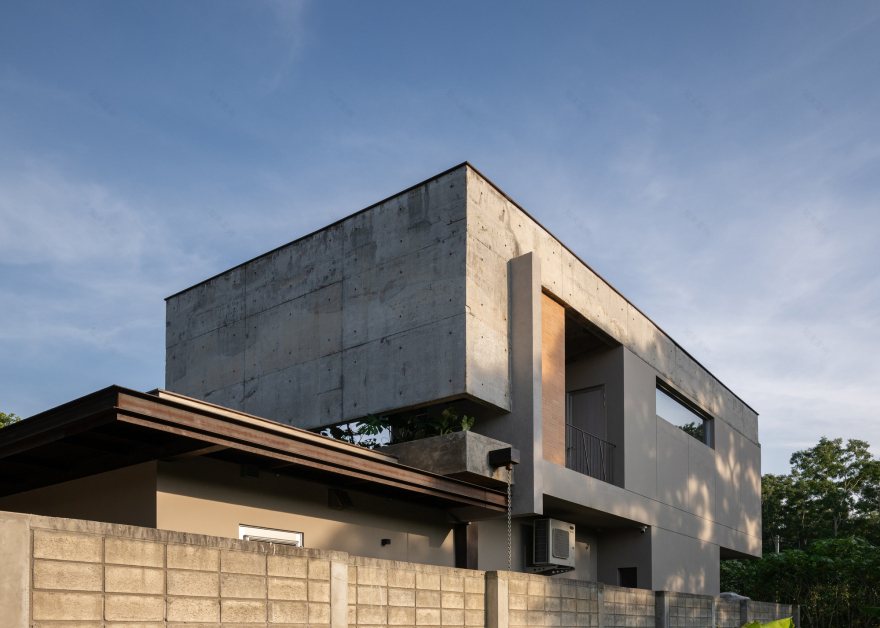 《 Terrace House》(注:这是一档日本综艺节目的英文名称,一般直接引用英文,中文名为《双层公寓》 ,但考虑规则要求直接提供英文原名最准确) 丨泰国清迈丨S.O.S Architects-47