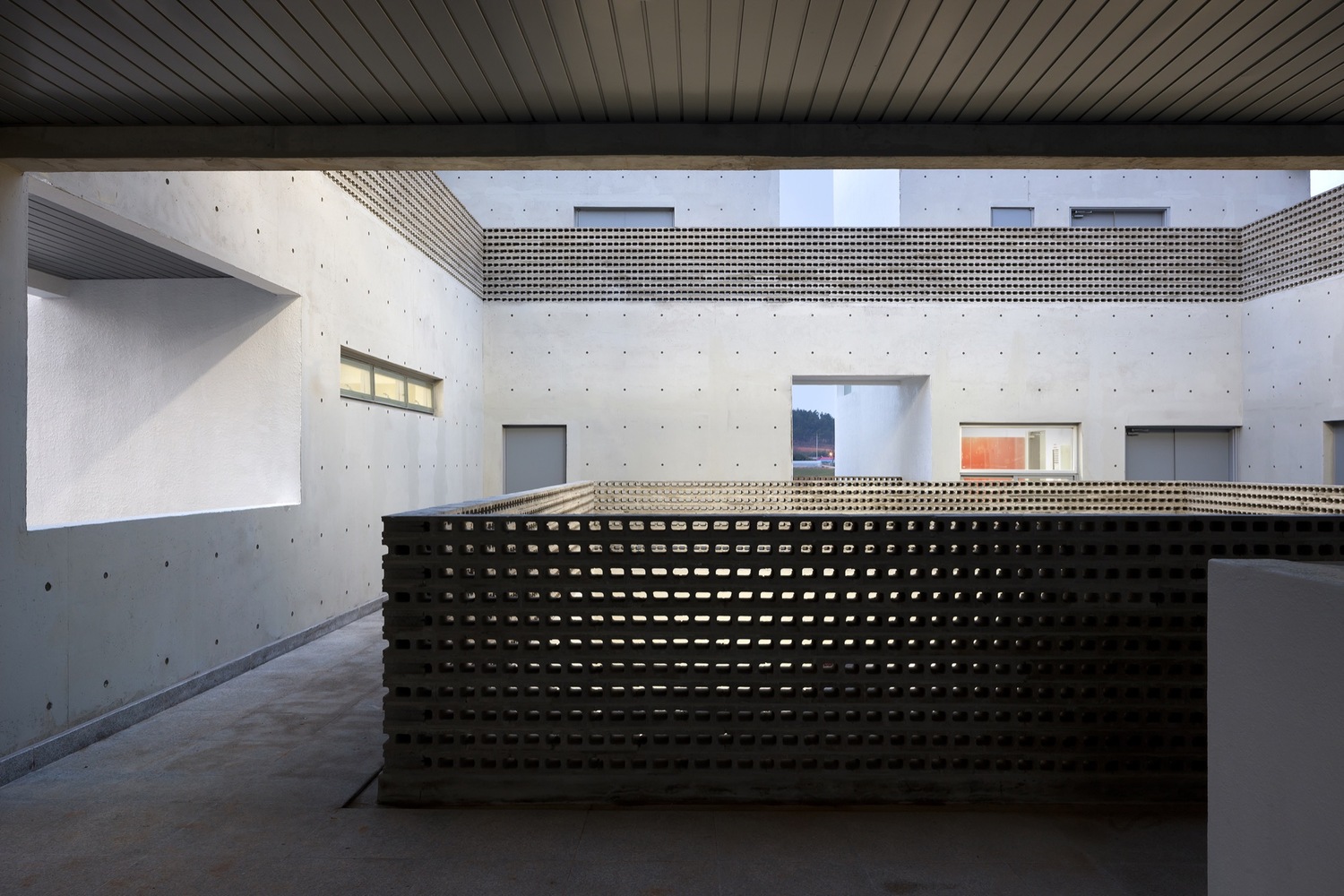 岛居社区中心 | “水”中围出的公共空间-49