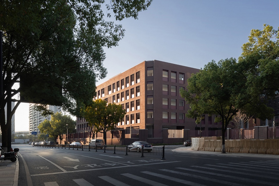 义乌绣湖小学扩建工程 | 城市更新下的功能生长-5