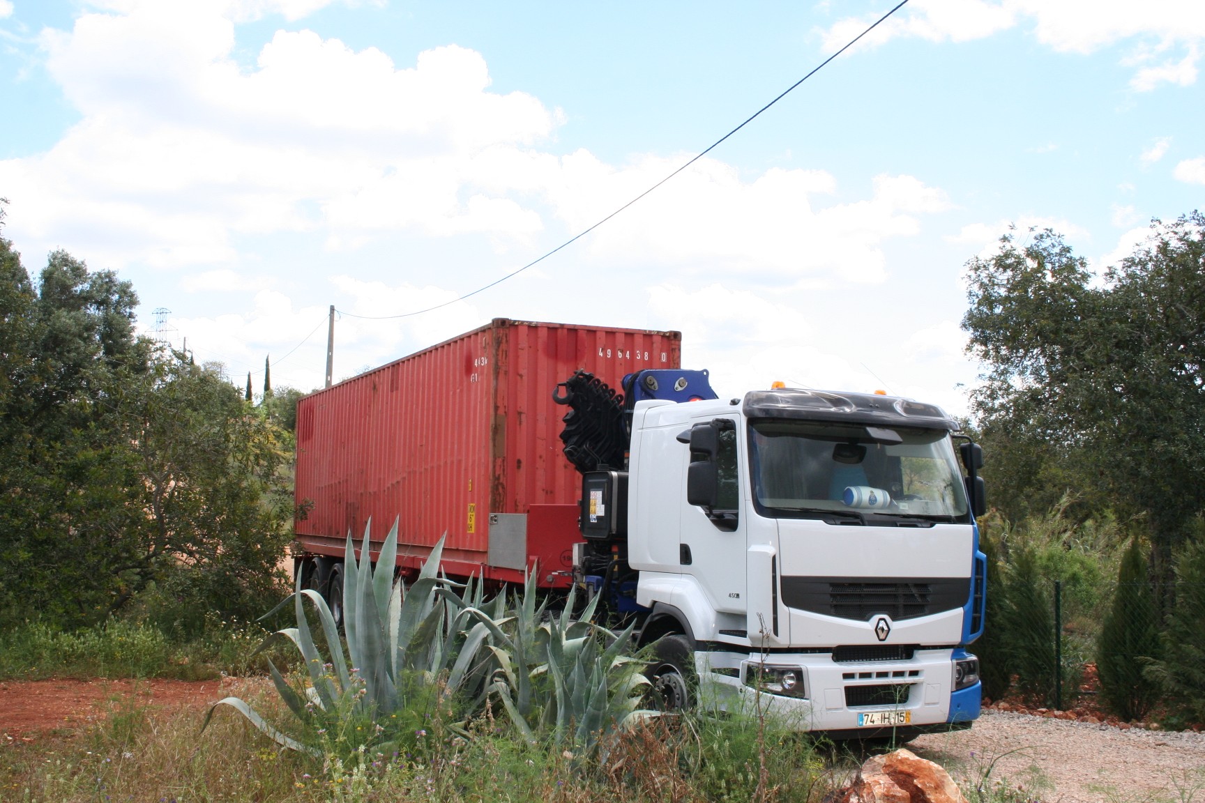 container project nomad living-23