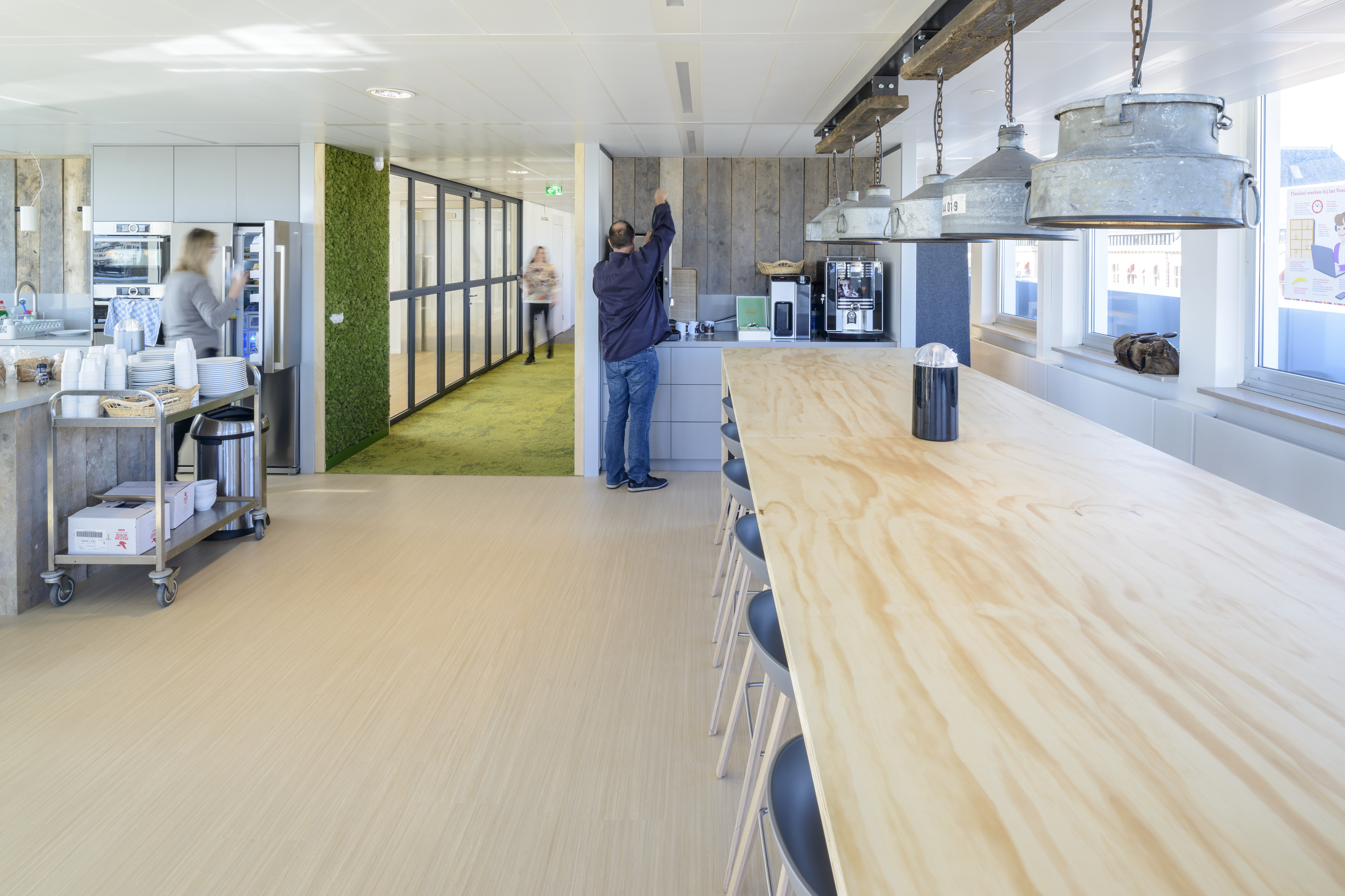 荷兰海牙营养中心——循环建筑的健康办公环境-12