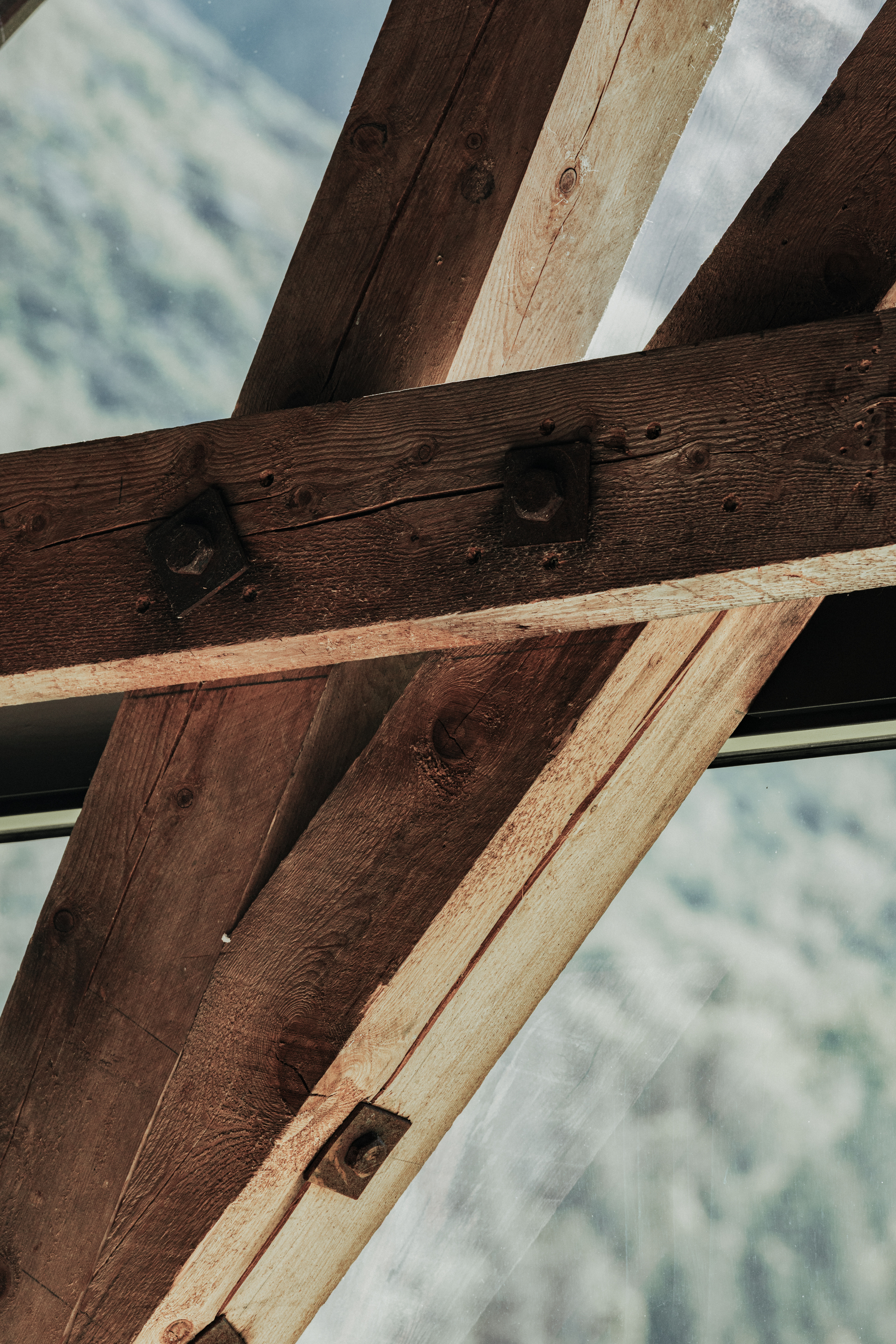 尼卡厨房餐厅21号 24号

说明：由于不清楚21  24具体所指，推测可能是餐厅的门牌号之类，所以按此顺序翻译如果有更多背景信息可进一步准确翻译 丨挪威丨OFFICE INAINN-31