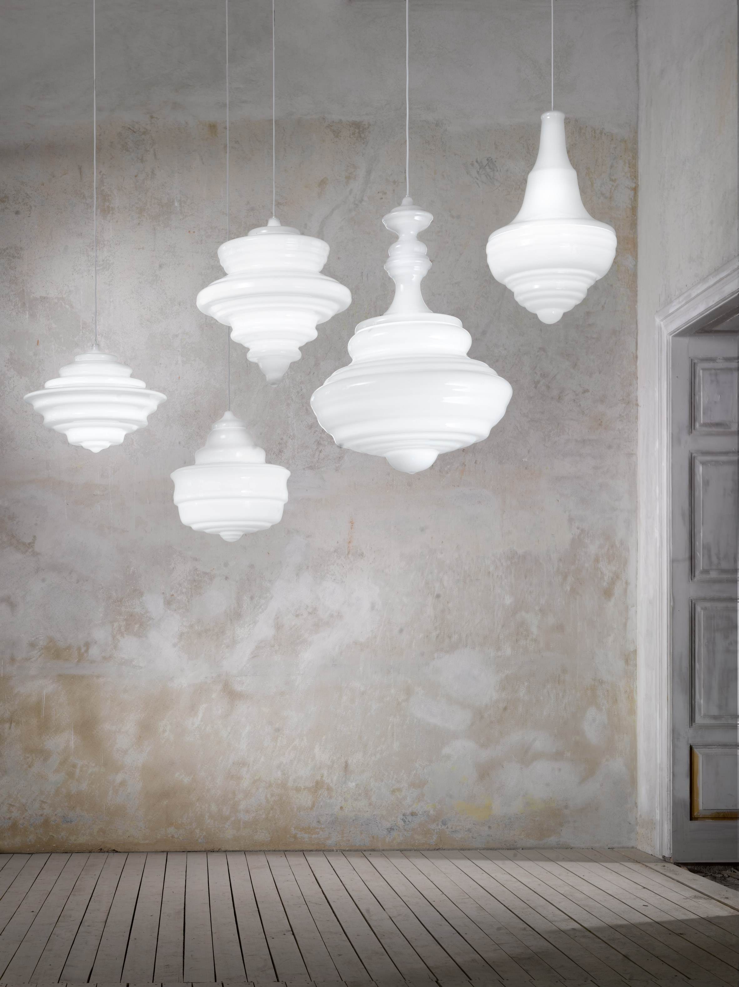 Lasvit 打造传统剧院吊灯的极简版-6