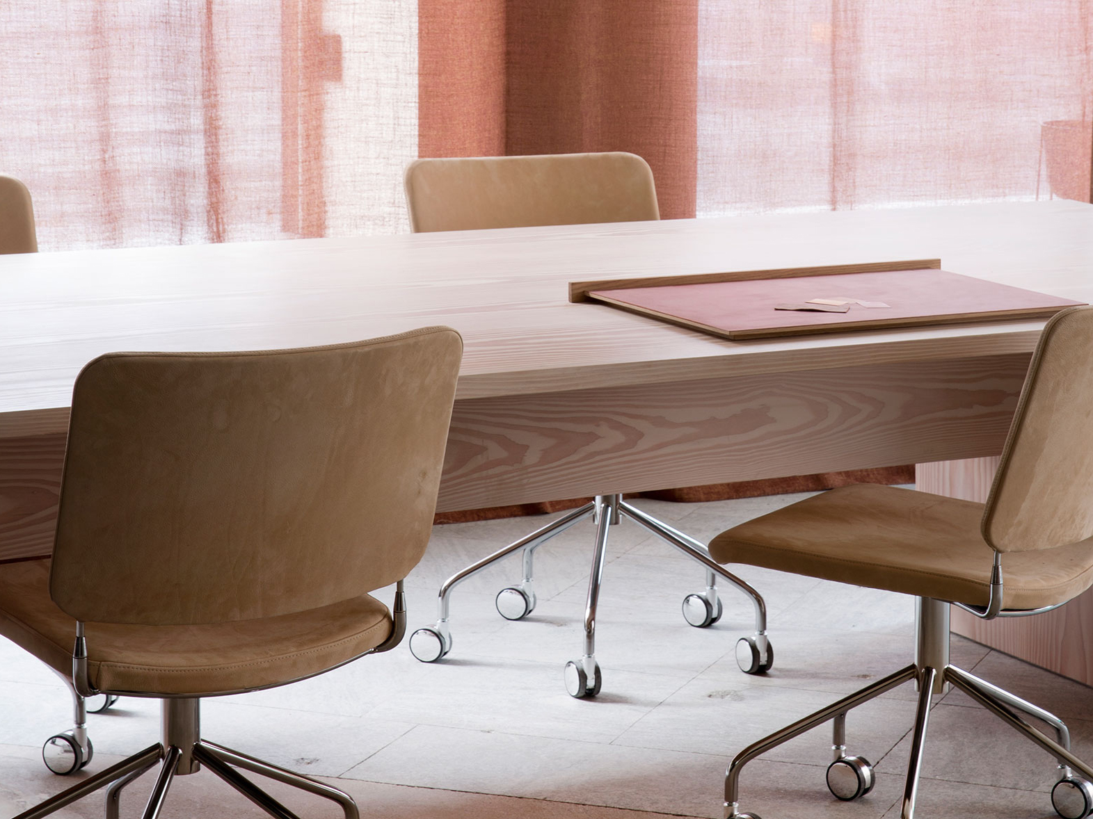 自然色彩的皮革魅力-9