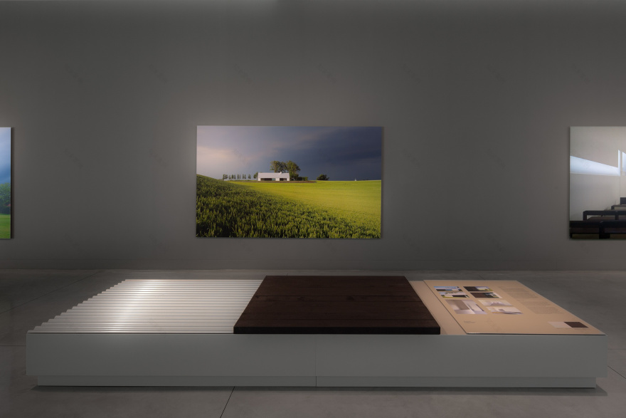 约翰·帕森 极简空间展览
注:Plain Space常见可理解为极简空间 ,E·hibition推测是 Exhibition拼写错误 -4