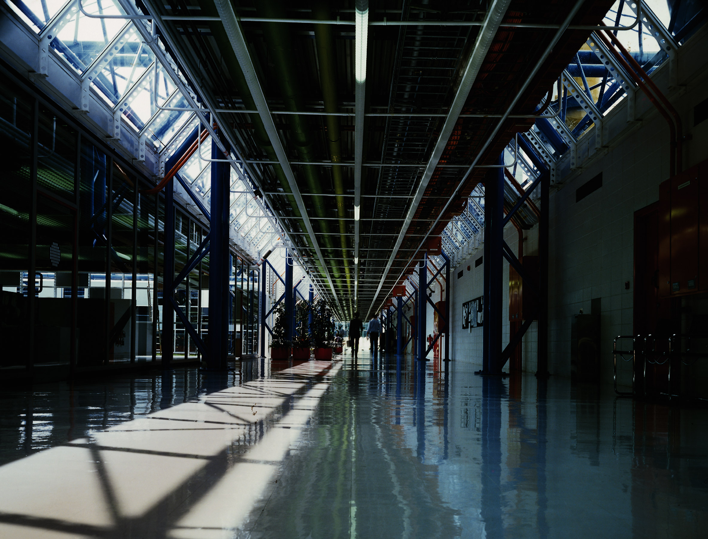 理查德·罗杰斯 | 英微处理器工厂的内外翻转建筑-16