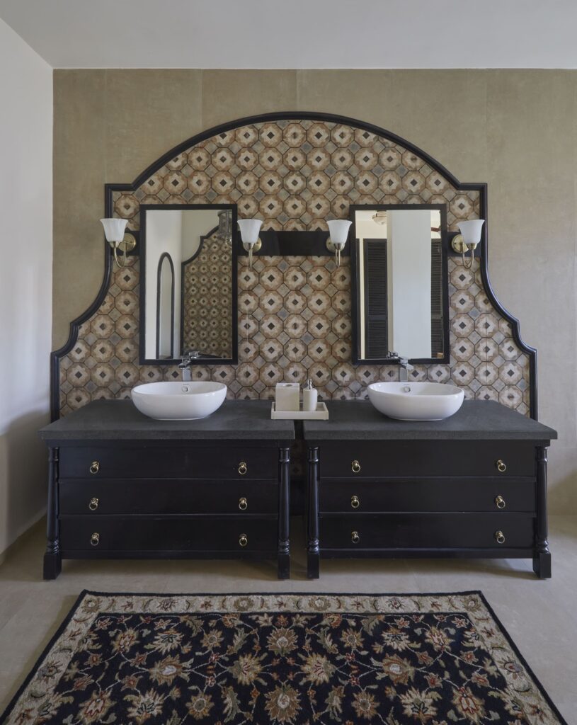 鸡蛋花庄园

注：Frangipani常见指鸡蛋花 ，Estate有庄园、地产等意思，结合语境这里翻译为鸡蛋花庄园较为合适 丨FADD Studio-35