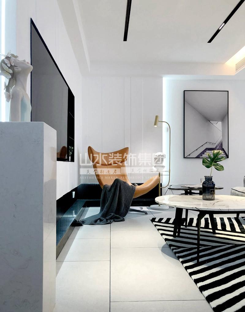 小夫妻 70㎡二手房逆袭，黑白极简演绎个性空间-2