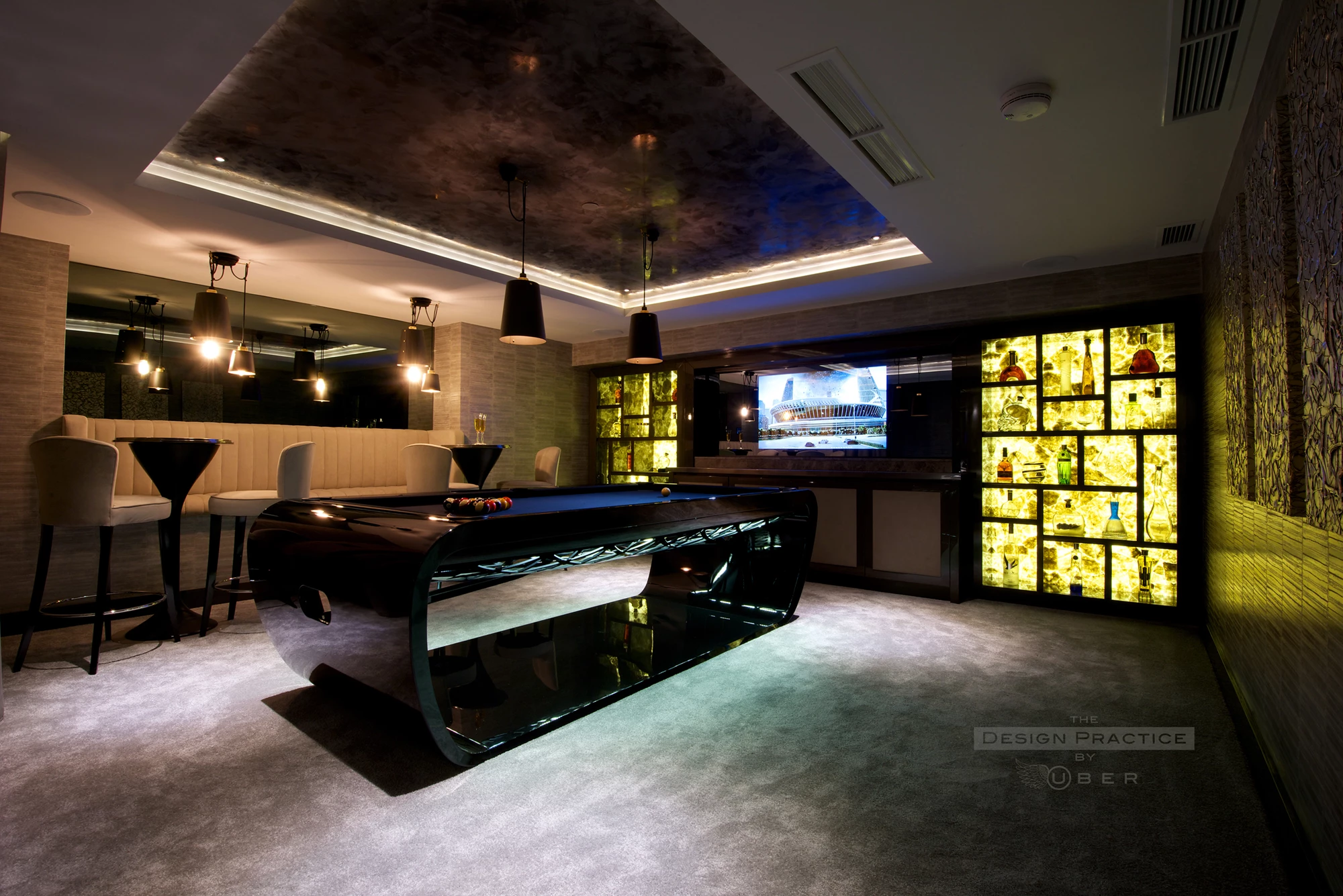 英国地下车库变身高科技炫酷“男士天地”-9