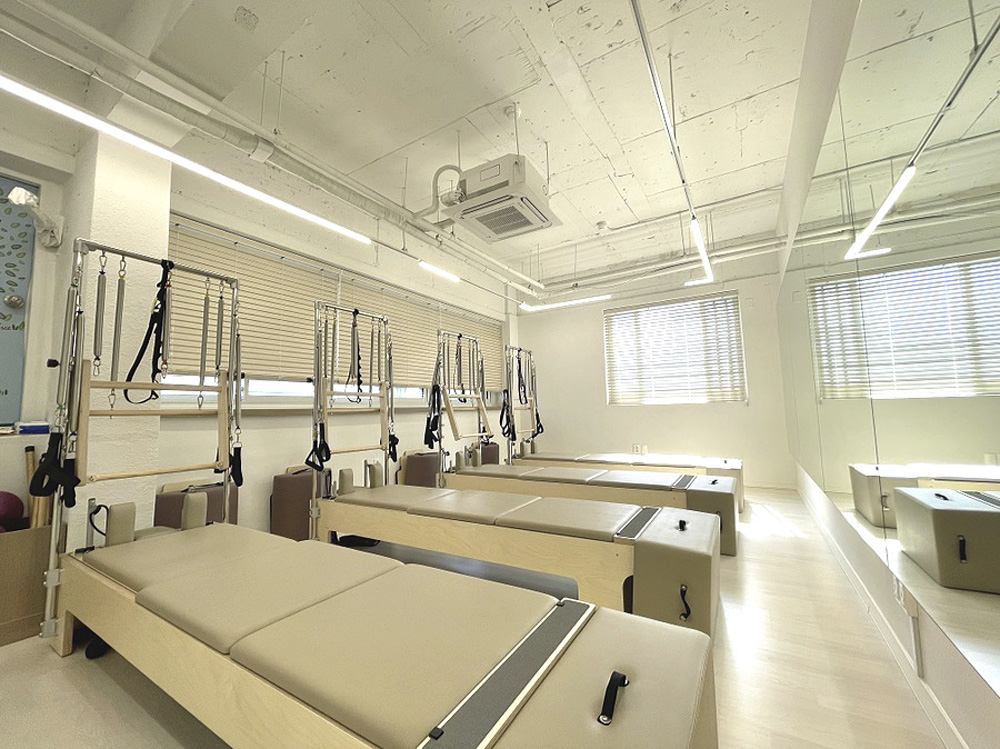 简约 50 平公寓，打造温馨舒适空间-3