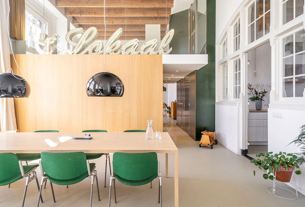 历史学校建筑改造的明亮工业风格荷兰阁楼-12