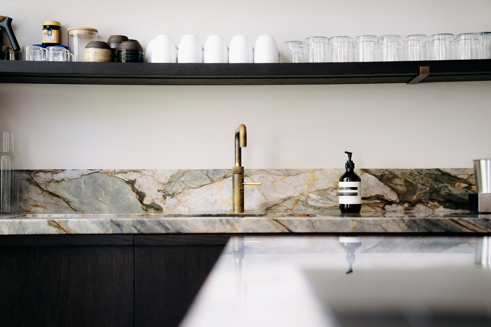 你提供的EGINSTILL可能并不是一个正确的词汇，无法准确理解其含义，因此难以完成整句的准确翻译 丨NetherlandsAmsterdam-15